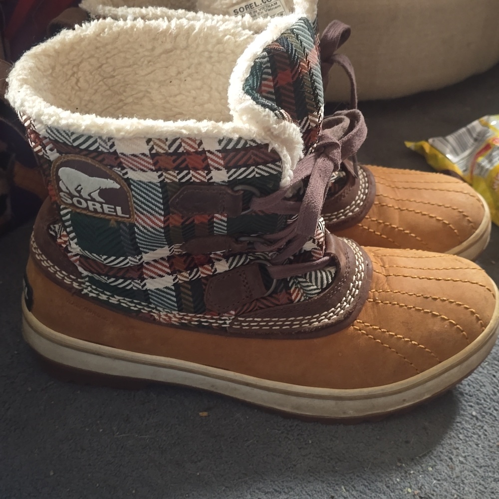 Sorel flannel winter snowboots